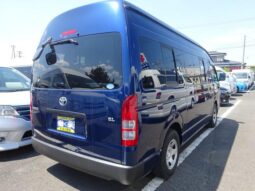 TOYOTA HIACE COMMUTER 2013