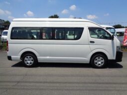 TOYOTA HIACE COMMUTER 2013
