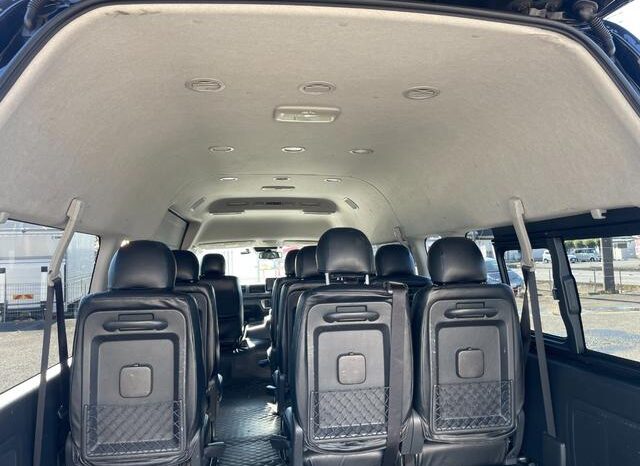 
								TOYOTA HIACE COMMUTER 2018 full									