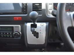 
										TOYOTA HIACE COMMUTER 2015 full									