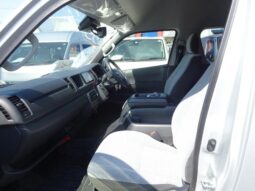 
										TOYOTA HIACE COMMUTER 2024 full									