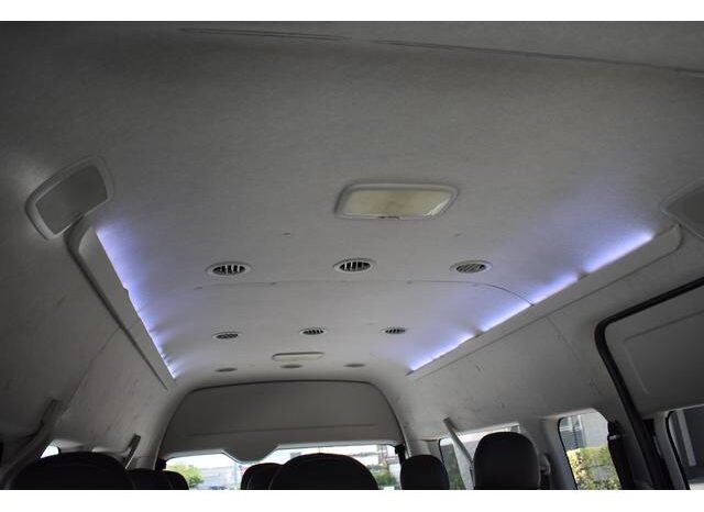 
								TOYOTA HIACE COMMUTER 2015 full									