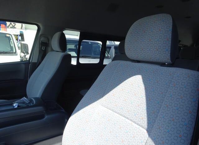 
								TOYOTA HIACE COMMUTER 2024 full									