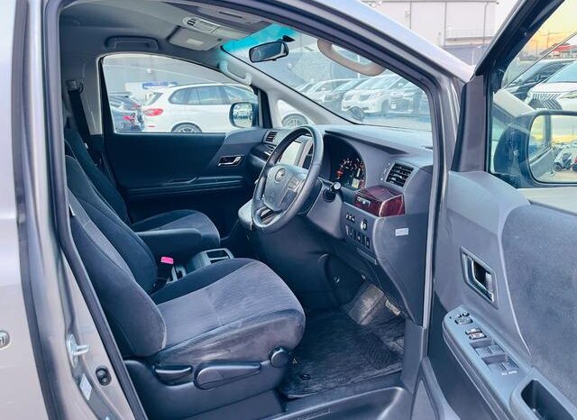 
								TOYOTA ALPHARD  2011 full									