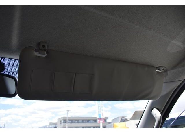 
								TOYOTA HIACE COMMUTER 2015 full									