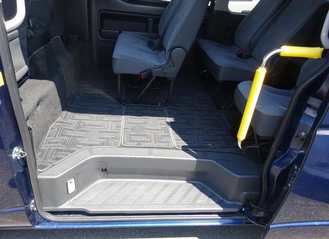 
								TOYOTA HIACE COMMUTER 2013 full									