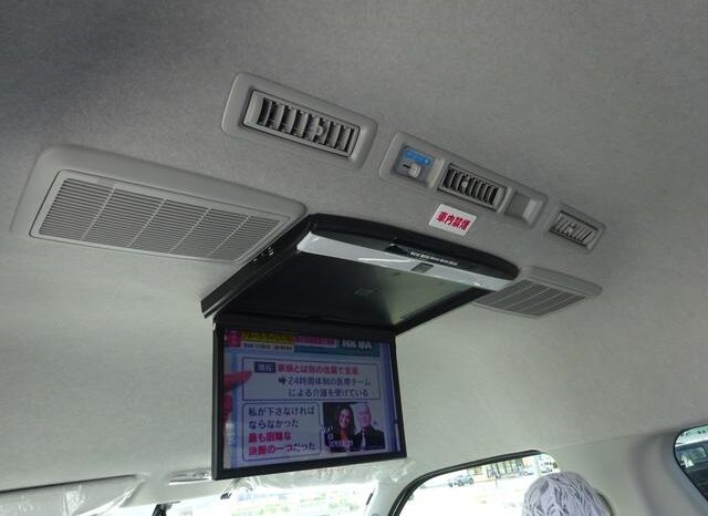 
								TOYOTA HIACE COMMUTER 2018 full									