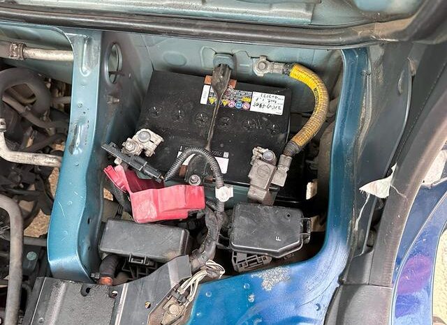 
								TOYOTA HIACE COMMUTER 2013 full									