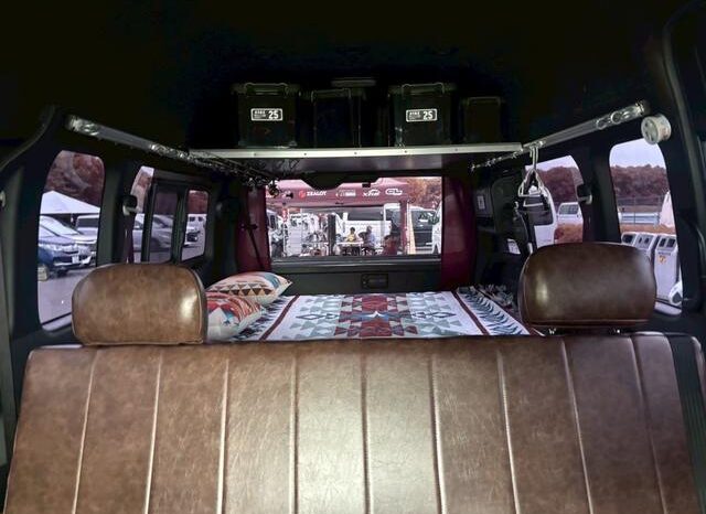 
								TOYOTA HIACE COMMUTER 2024 full									