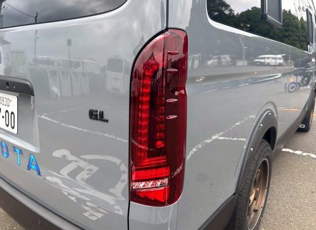 
								TOYOTA HIACE COMMUTER 2024 full									