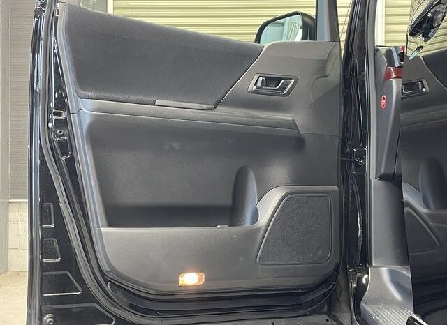 
								TOYOTA ALPHARD 2008 full									