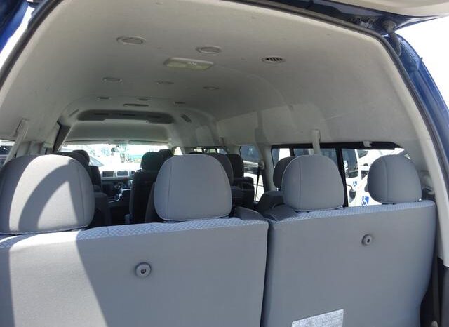 
								TOYOTA HIACE COMMUTER 2013 full									