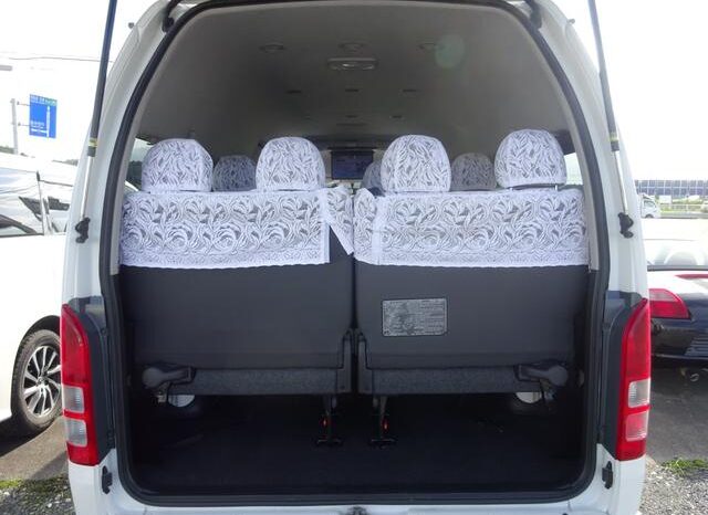 
								TOYOTA HIACE COMMUTER 2018 full									