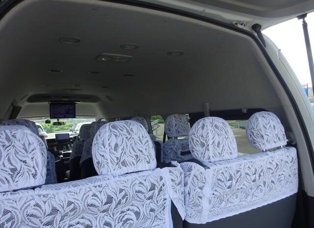 
								TOYOTA HIACE COMMUTER 2018 full									