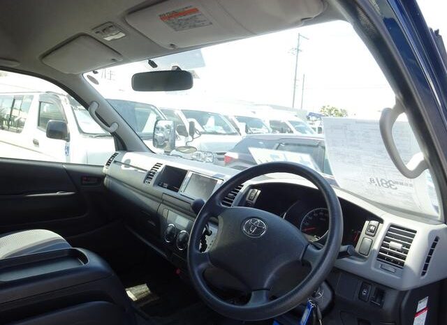 
								TOYOTA HIACE COMMUTER 2013 full									