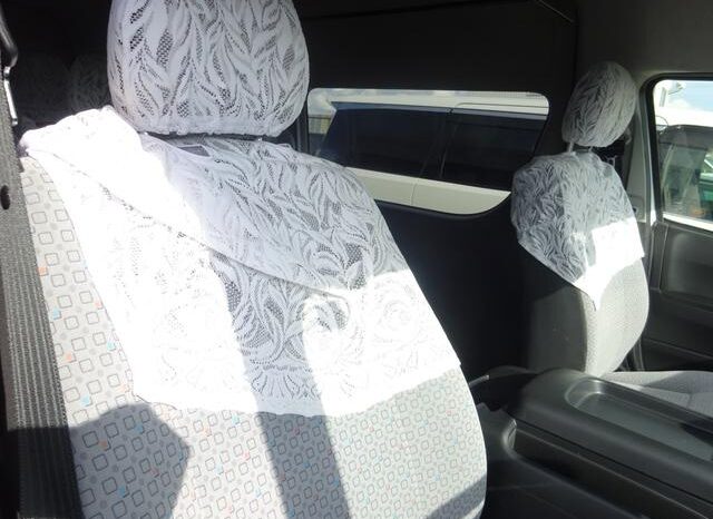 
								TOYOTA HIACE COMMUTER 2018 full									