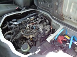 
										TOYOTA HIACE COMMUTER 2013 full									