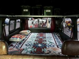 
										TOYOTA HIACE COMMUTER 2024 full									