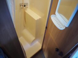 
										TOYOTA COASTER  2000 full									