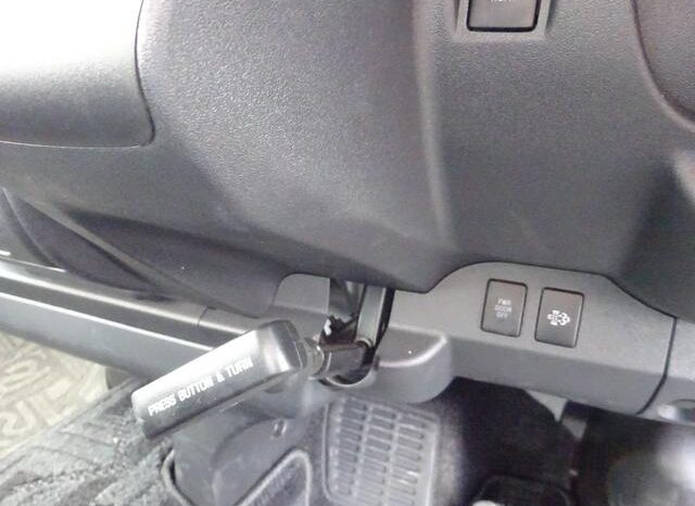 
								TOYOTA HIACE COMMUTER 2018 full									