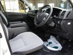 
										TOYOTA HIACE COMMUTER 2017 full									