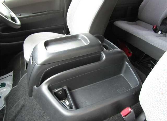 
								TOYOTA HIACE COMMUTER 2017 full									