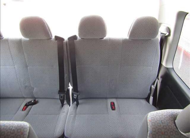 
								TOYOTA HIACE COMMUTER 2017 full									