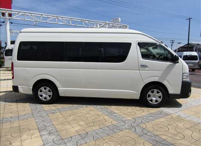 
								TOYOTA HIACE COMMUTER 2017 full									