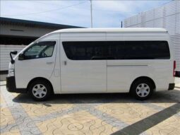 
										TOYOTA HIACE COMMUTER 2017 full									
