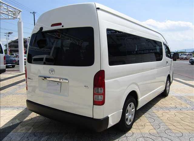 
								TOYOTA HIACE COMMUTER 2017 full									