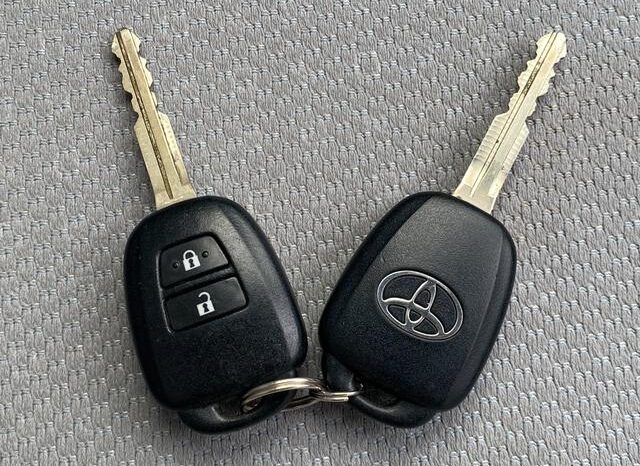 
								TOYOTA VITZ 2013 full									