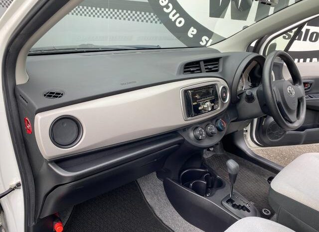 
								TOYOTA VITZ 2013 full									