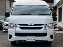 TOYOTA HIACE COMMUTER 2024