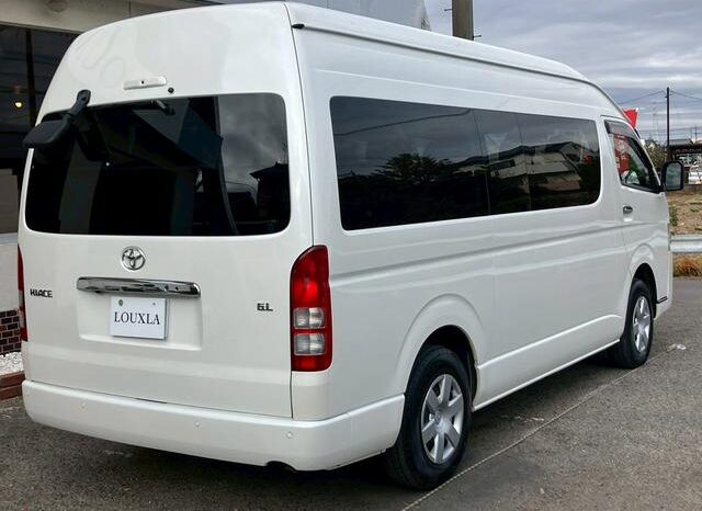 
								TOYOTA HIACE COMMUTER 2024 full									