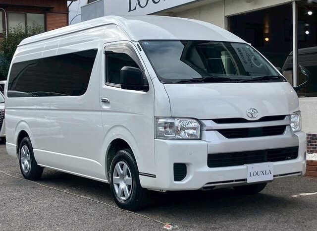 
								TOYOTA HIACE COMMUTER 2024 full									