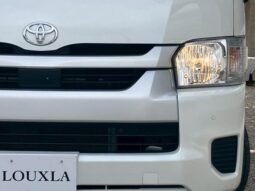 TOYOTA HIACE COMMUTER 2024