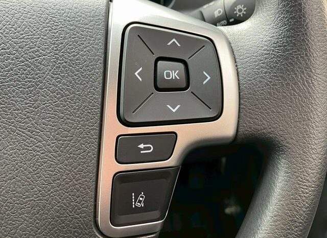 
								TOYOTA HIACE COMMUTER 2024 full									