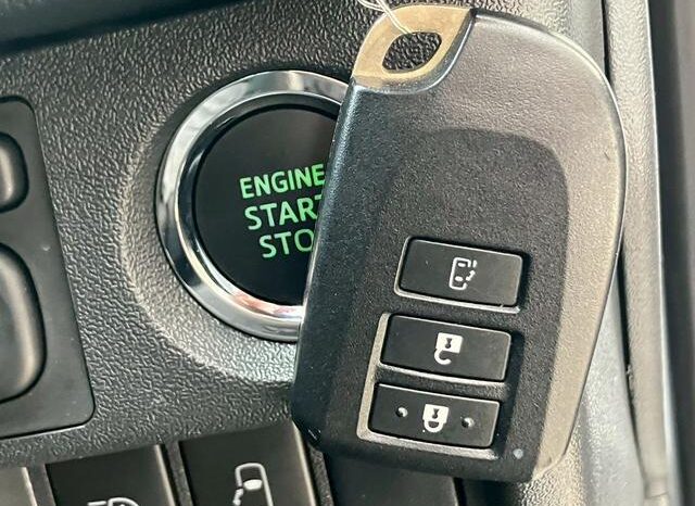 
								TOYOTA HIACE COMMUTER 2024 full									