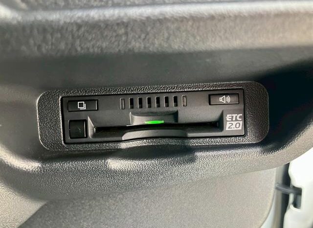 
								TOYOTA HIACE COMMUTER 2024 full									