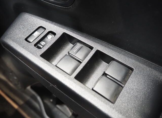 
								TOYOTA VITZ 2013 full									