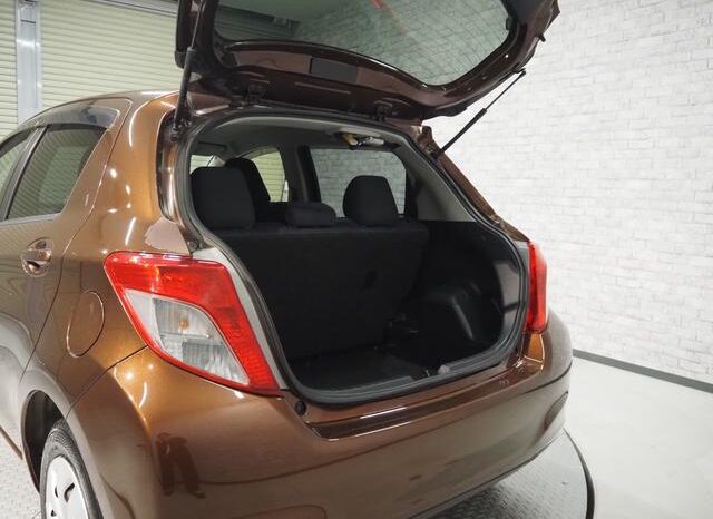 
								TOYOTA VITZ 2013 full									