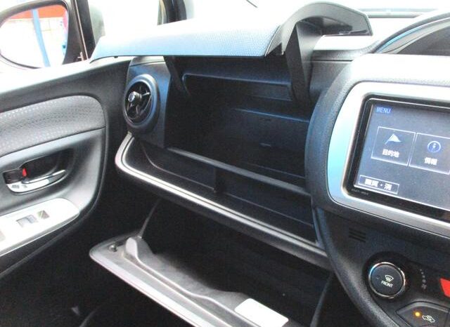 
								TOYOTA VITZ 2015 full									