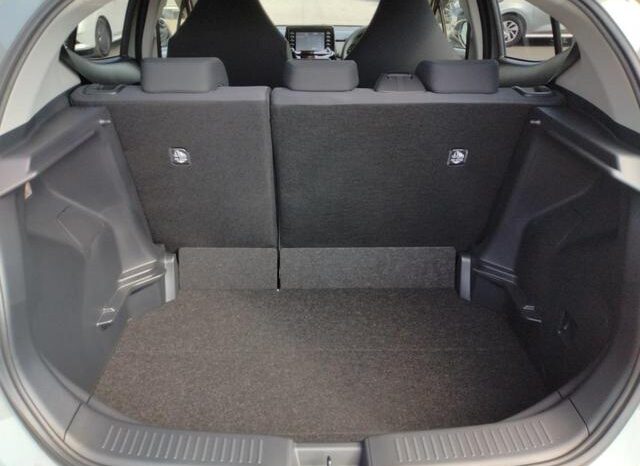 
								TOYOTA AQUA 2025 full									