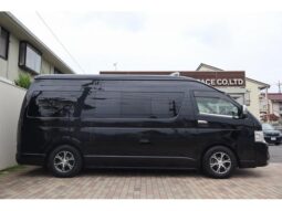TOYOTA HIACE COMMUTER 2023