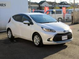 TOYOTA AQUA 2024