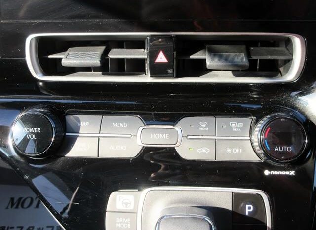 
								TOYOTA AQUA 2024 full									