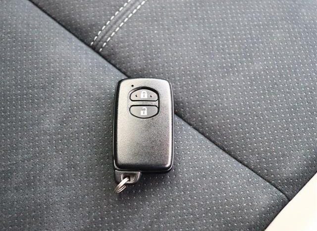 
								TOYOTA VITZ  2018 full									