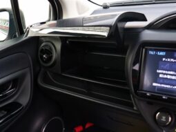 
										TOYOTA VITZ  2018 full									