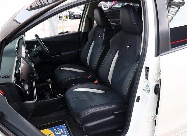 
								TOYOTA VITZ  2018 full									