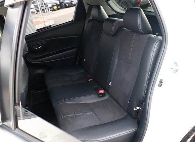 
								TOYOTA VITZ  2018 full									